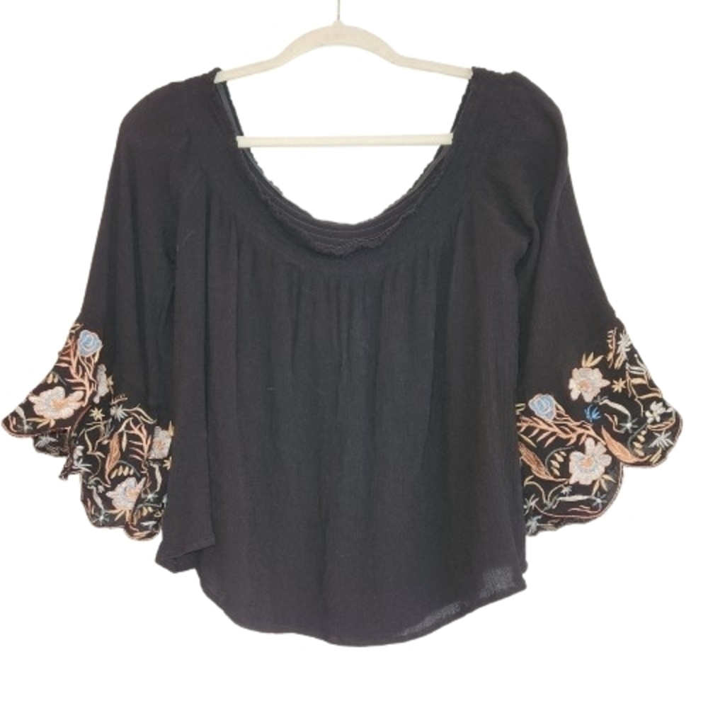 Forever 21 Contemporary Black Embroidered Ruffle Sleeve Top Size S Round Neck